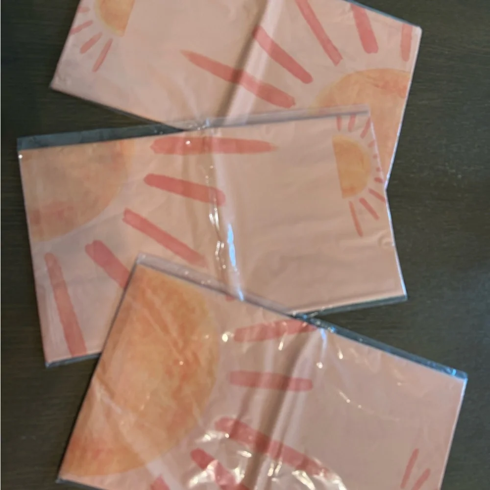 ❌Pink Sunburst Plastic party tablecloths- NWT set of 3!